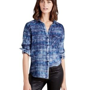 Anthropologie cloth & stone flannel button down shirt women’s small blue